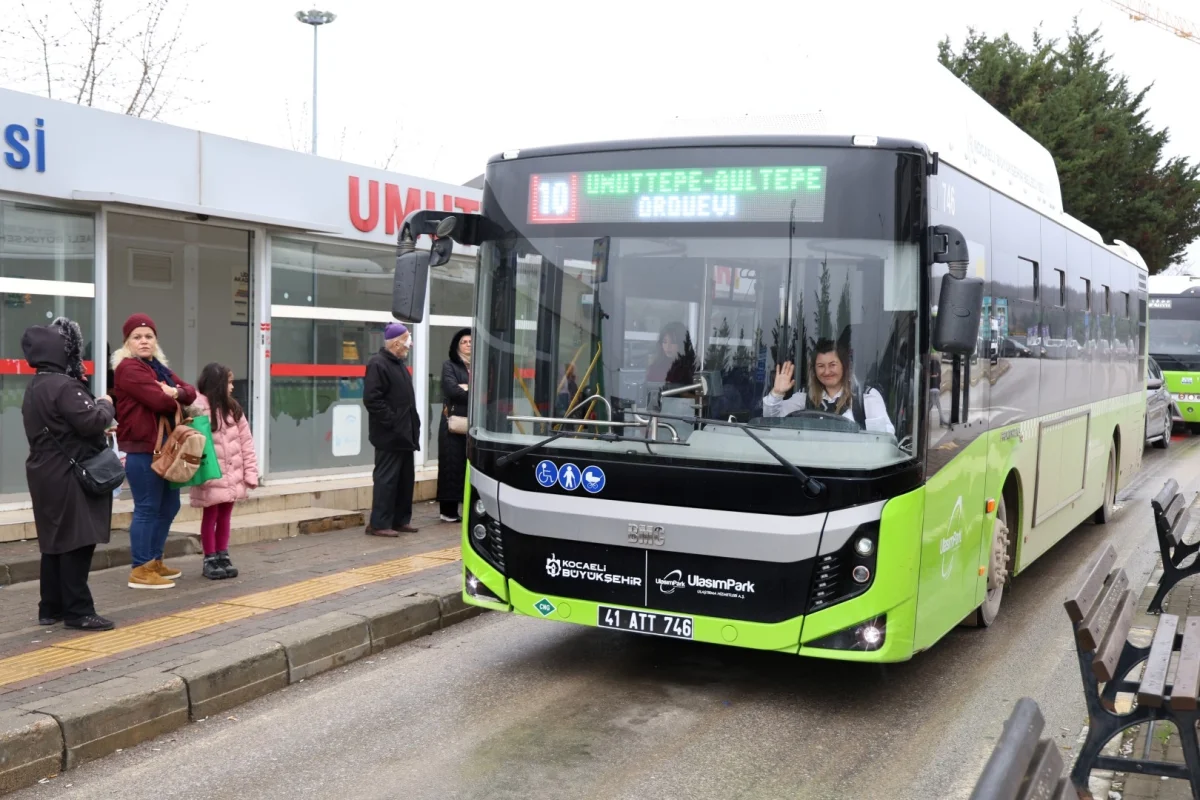 Kocaeli’de Kadın Şoförler Ulaşımın Yüzü Oluyor 1 Kocaeli’de Kadın Şoförler Ulaşımın Yüzü Oluyor