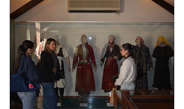 ege universitesi etnografya muzesi sanatseverleri bekliyor