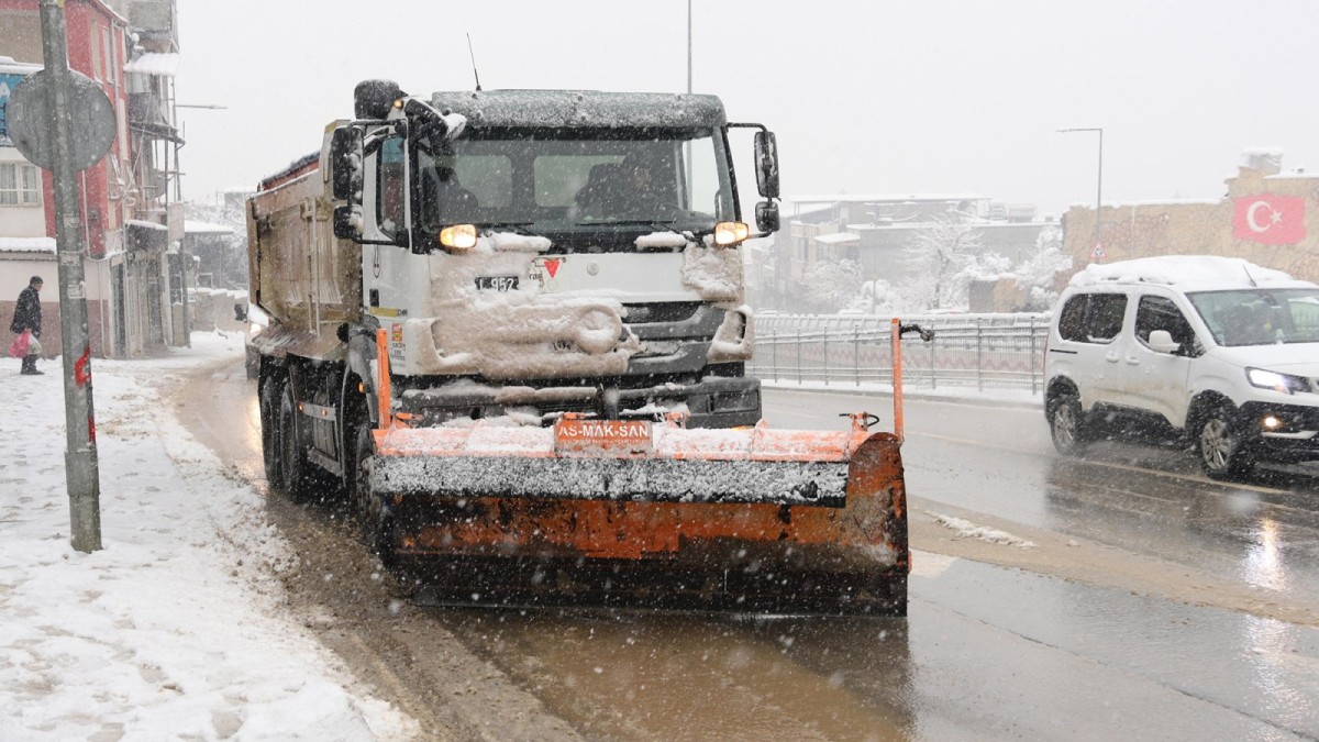 Kahramanmaraş’ta Kış Şartlarına Karşı Yoğun Mücadele 1 Kahramanmaraş’ta Kış Şartlarına Karşı Yoğun Mücadele