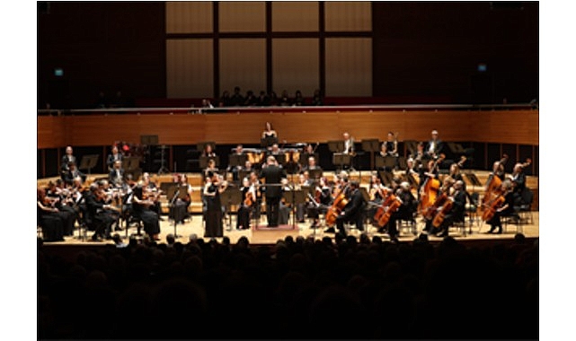 izmir devlet senfoni orkestrasi iki buyuk yetenegi bulusturdu