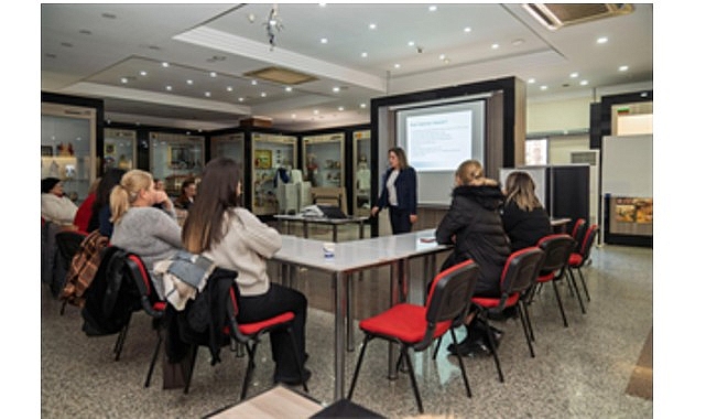 İzmirli yurttaşlar, rahim ağzı kanserine karşı bilinçleniyor 1 izmirli yurttaslar rahim agzi kanserine karsi bilincleniyor