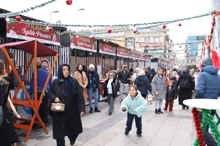 İzmit’te Yılbaşı Etkinlikleri Büyük İlgi Gördü